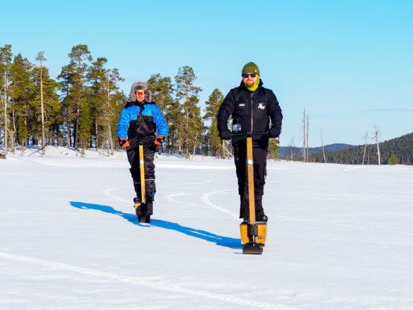 Randonnée en motoneige électrique et luge à Saariselkä