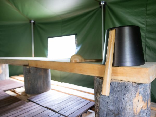 Expérience privée de sauna sous tente en été et en automne